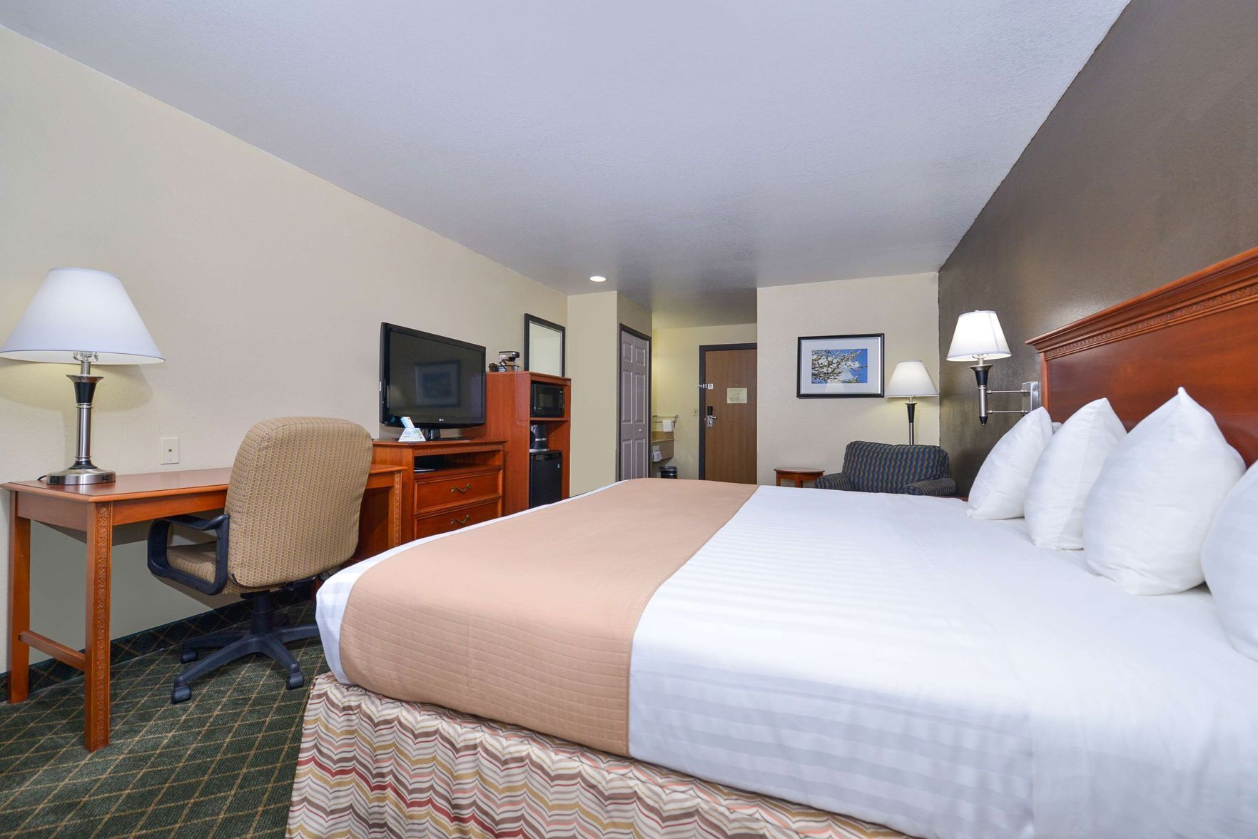 Desk, blackout curtains, iron/ironing board, free WiFi