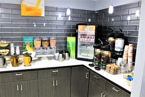 Free continental breakfast on weekdays - Quality Inn Fort Stockton (Fort Stockton)