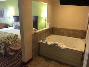 Superior Suite, 1 King Bed, Non Smoking | Hypo-allergenic bedding, individually furnished, desk, blackout drapes