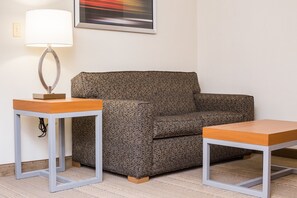 Suite, 1 cama de matrimonio grande | Escritorio, tabla de planchar con plancha, cunas gratuitas y wifi gratis
