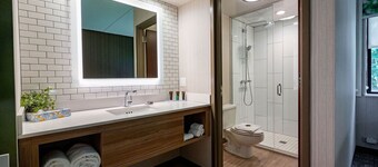 Holiday Inn Express Mentor Banquet Center by IHG