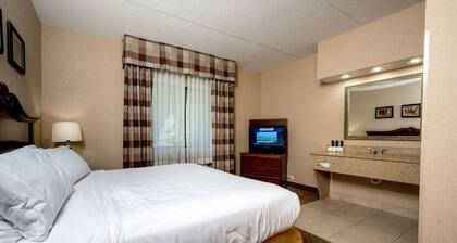 Holiday Inn Express Mentor Banquet Center by IHG