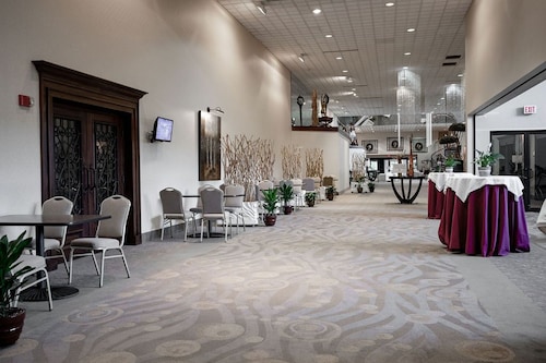 Holiday Inn Express Mentor Banquet Center by IHG