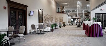 Holiday Inn Express Mentor Banquet Center by IHG