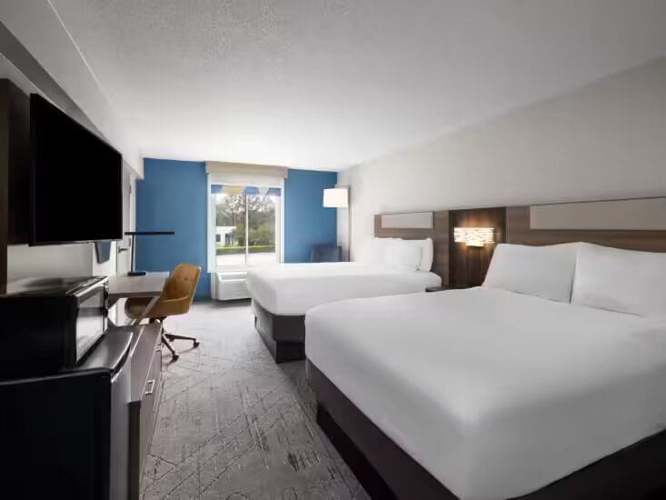 スタンダード ルーム ダブルベッド 2 台 (Extra Floor Space) | セーフティボックス (室内)、デスク、アイロン / アイロン台、ベビーベッド