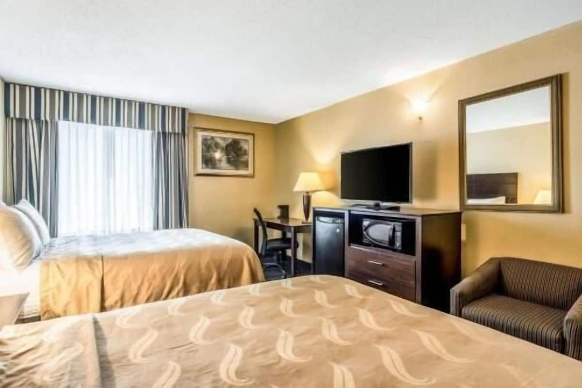 Desk, iron/ironing board, free cribs/infant beds, free WiFi
