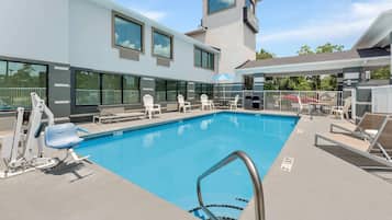 Alberca al aire libre por temporada