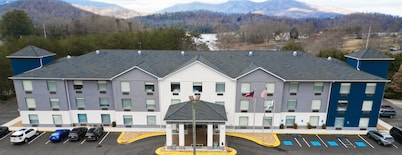 Holiday Inn Express & Suites Hiawassee by IHG