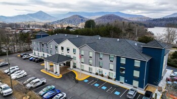 Holiday Inn Express & Suites Hiawassee by IHG