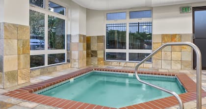 Holiday Inn Express & Suites Tacoma by IHG