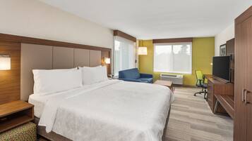 Premium bedding, in-room safe, desk, iron/ironing board