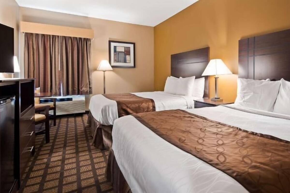 Silitysrauta/-lauta, ilmaiset vauvansÀngyt, lisÀvuoteet, Wi-Fi