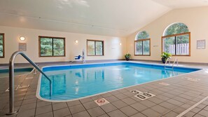 Indoor pool, pool loungers