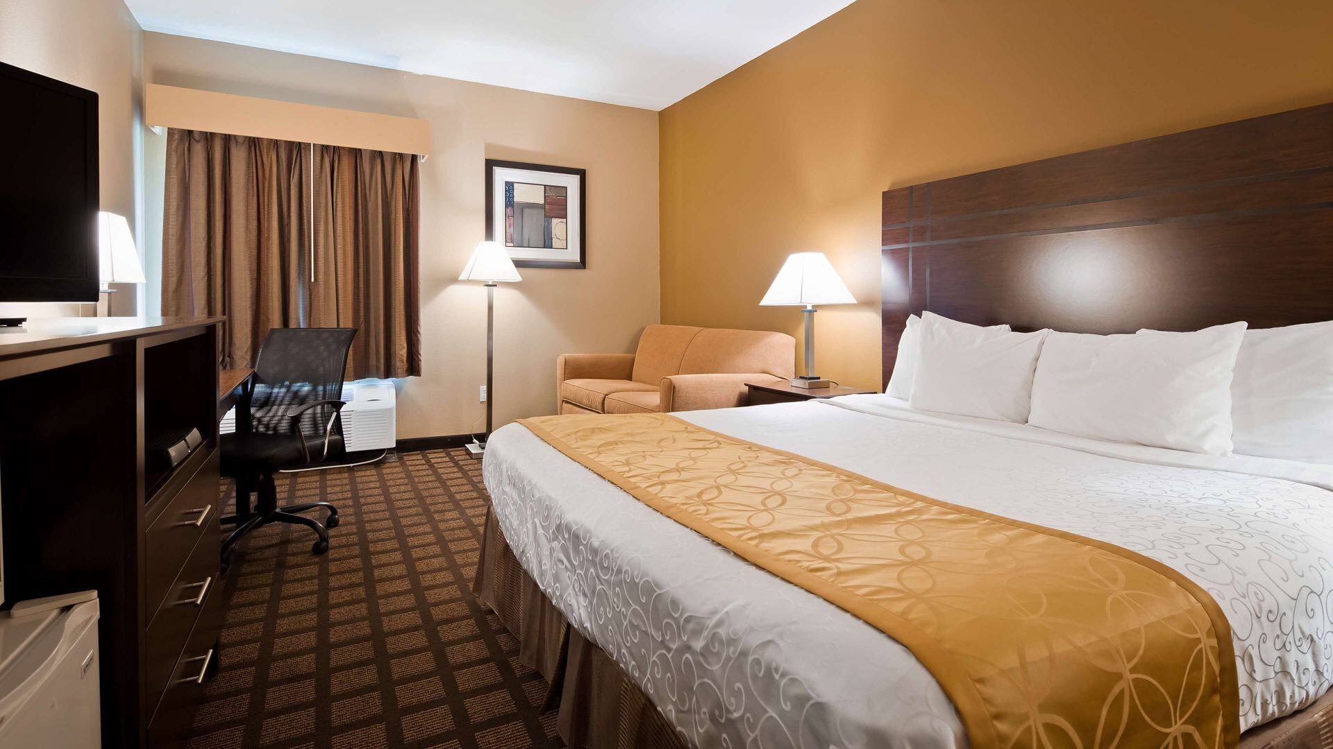 Bàn ủi/dụng cụ ủi quần áo, nôi (giường cho trẻ sơ sinh) miễn phí 