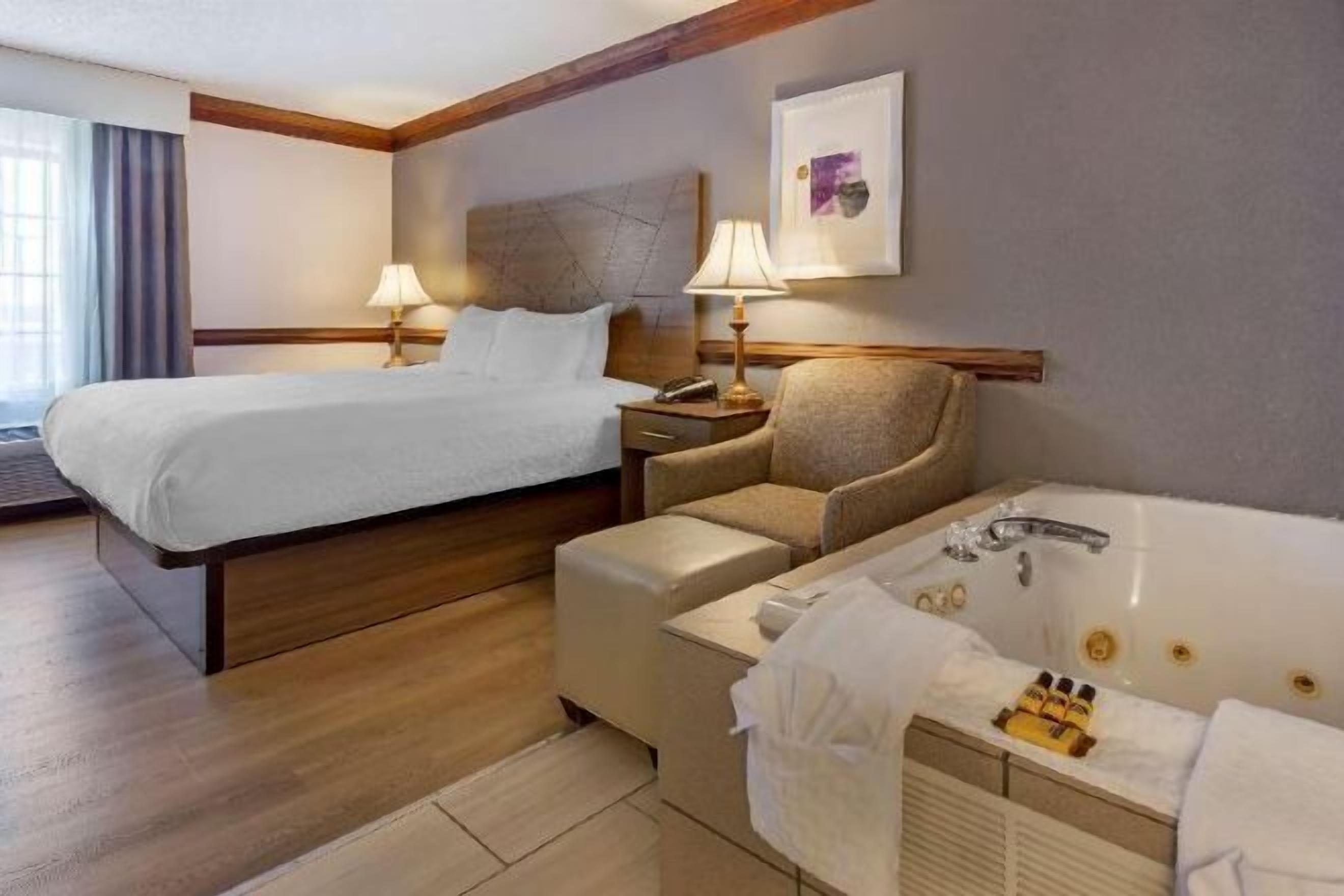In-room safe, desk, laptop workspace, soundproofing
