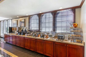 Free daily continental breakfast