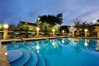 Holiday Inn Express Hotel & Suites Jacksonville - South by IHG
