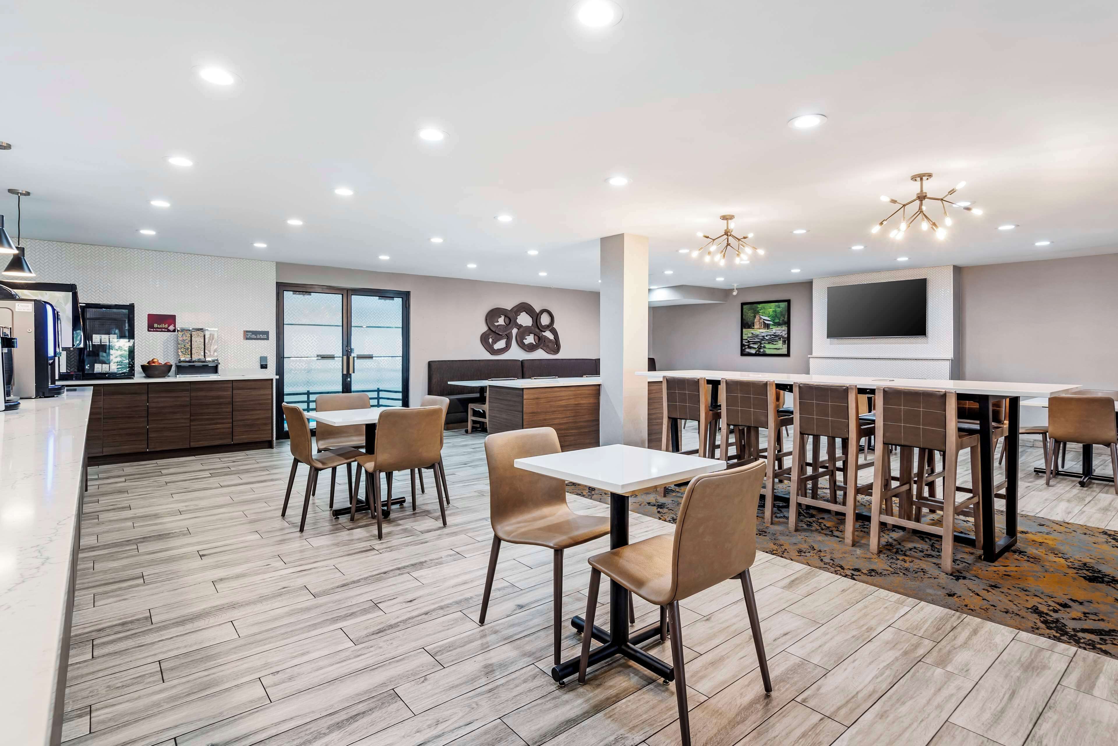 Free daily buffet breakfast