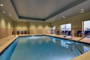 Una piscina cubierta