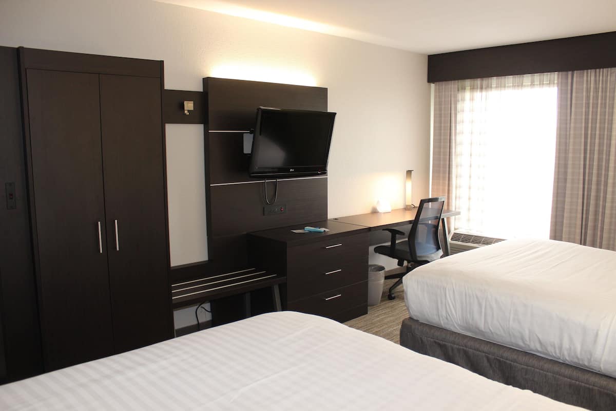 Standard Room, 2 Queen Beds, Accessible (Communications)