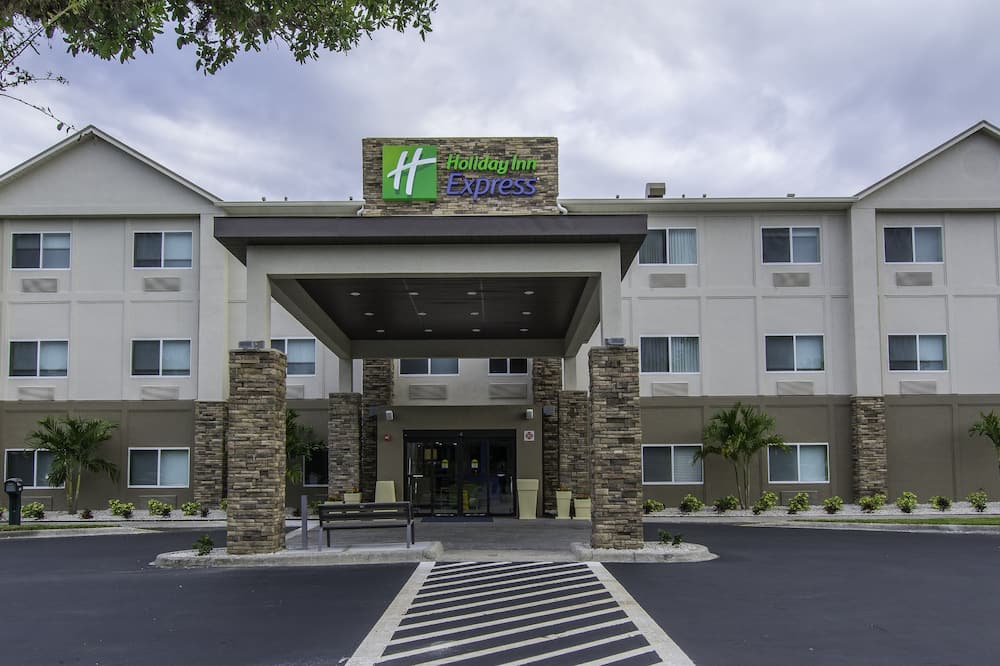 Holiday Inn Express Naples South I-75 by IHG