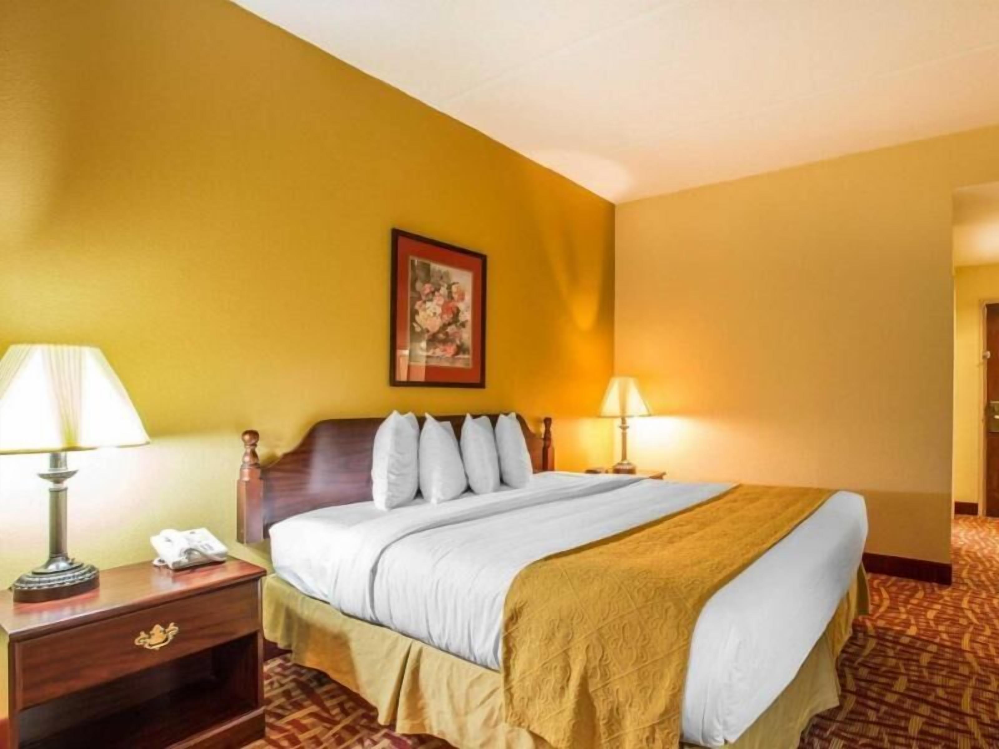 Sängtillbehör av högsta kvalitet, bäddmadrasser och skrivbord