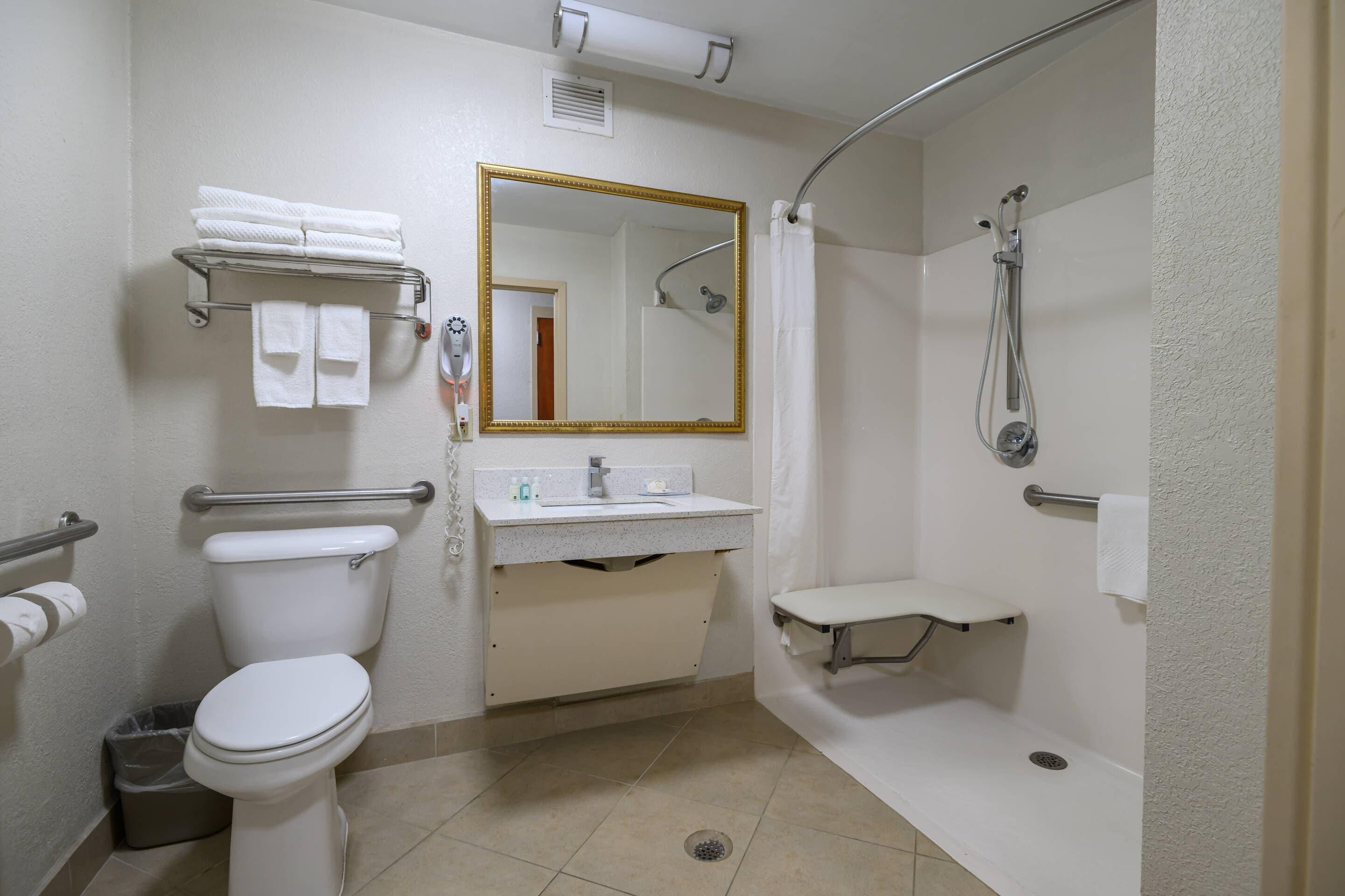 1 bedroom, premium bedding, pillow-top beds, desk