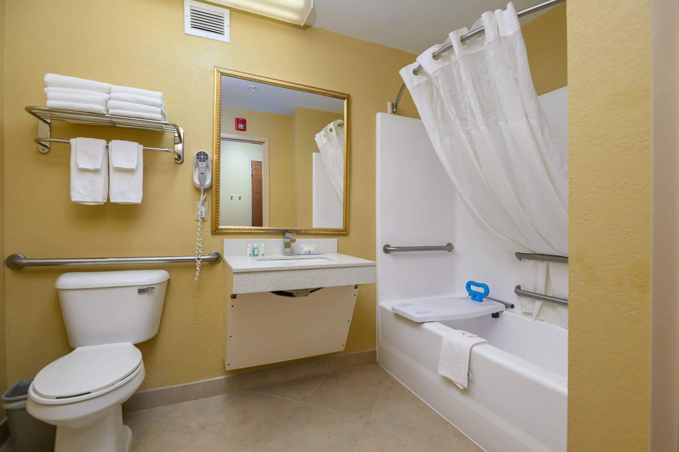 1 bedroom, premium bedding, pillow-top beds, desk