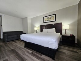 Suite, 1 cama de matrimonio grande con sofá cama, no fumadores | Ropa de cama de alta calidad y colchones con acolchado adicional