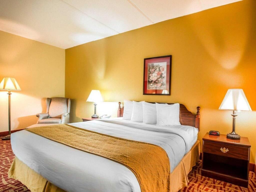 Sängtillbehör av högsta kvalitet, bäddmadrasser och skrivbord