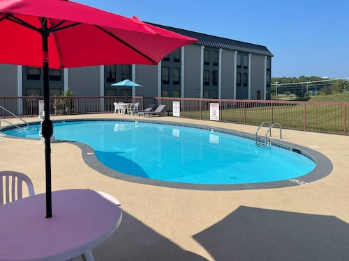 Quality Inn & Suites Lexington South