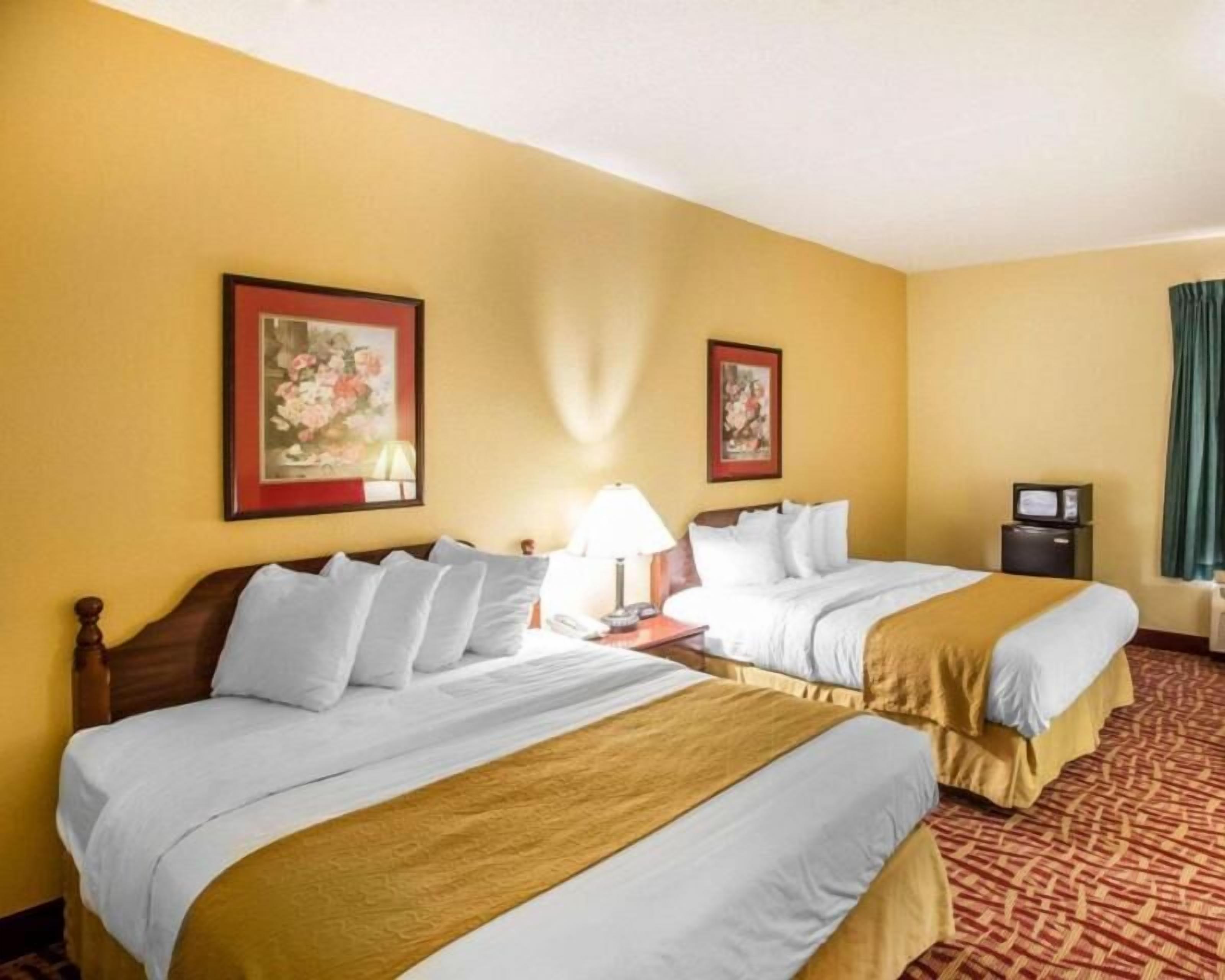 Sängtillbehör av högsta kvalitet, bäddmadrasser och skrivbord