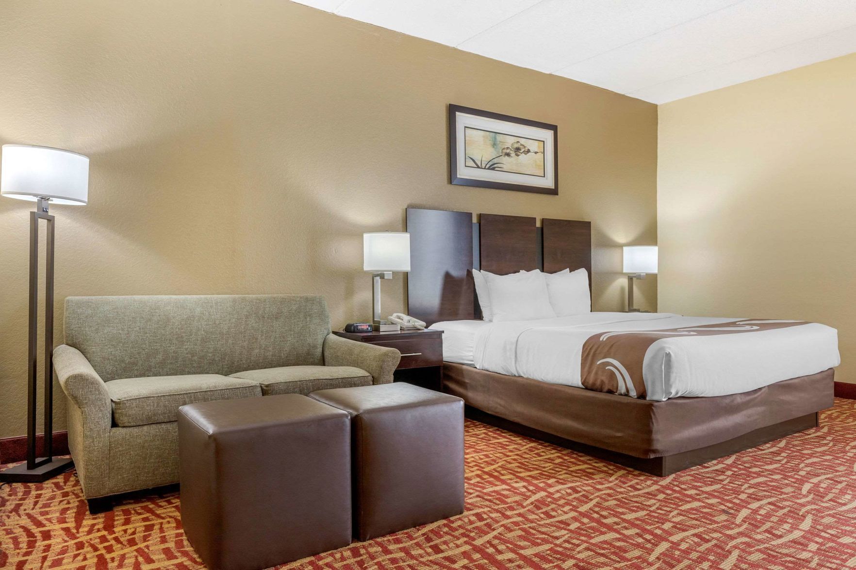 Sängtillbehör av högsta kvalitet, bäddmadrasser och skrivbord