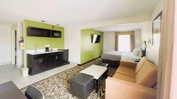 Suite, 1 King Bed, Non Smoking (Upgrade) | Premium bedding, desk, iron/ironing board, free WiFi