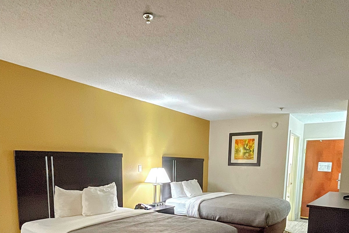 Standard Room, 2 Queen Beds, Non Smoking | Premium bedding, desk, iron/ironing board, free WiFi