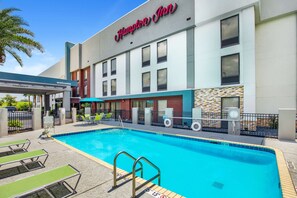 Outdoor pool - Hampton Inn Slidell (Slidell)