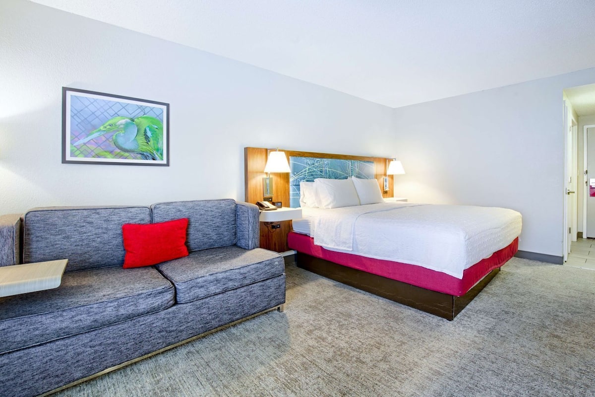 In-room safe, iron/ironing board, free cots/infant beds, rollaway beds
