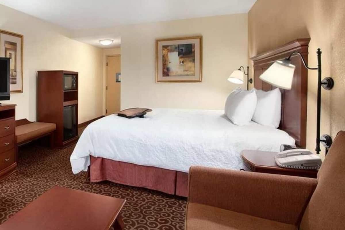 In-room safe, iron/ironing board, free cots/infant beds, rollaway beds