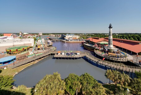 Hampton Inn Myrtle Beach Broadway at the Beach - Image 4