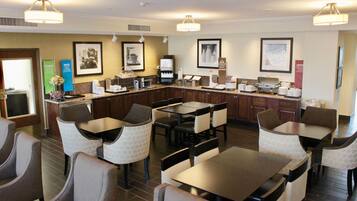 Petit déjeuner buffet compris tous les jours