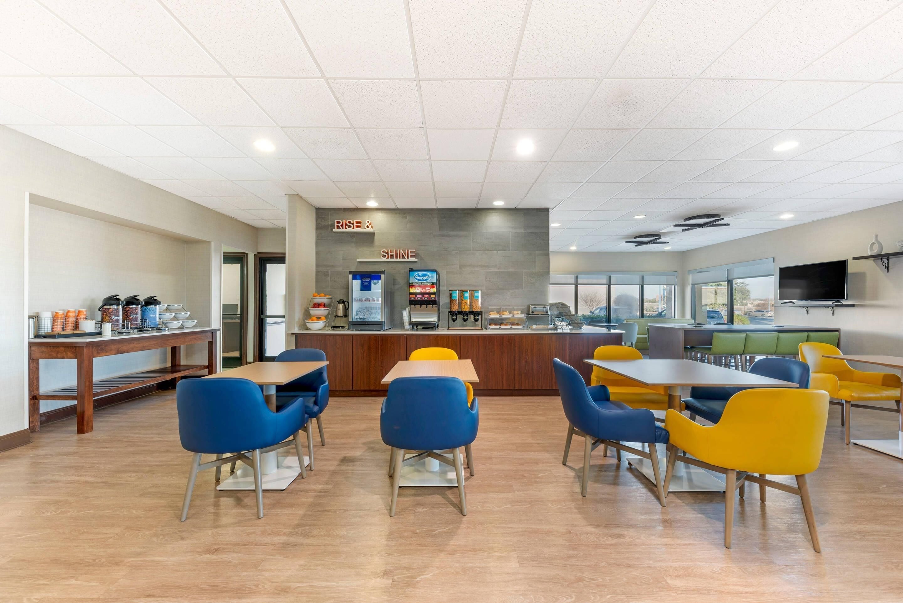 Free daily buffet breakfast