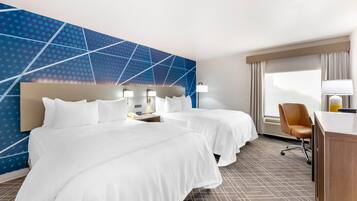 Habitación estándar, 2 camas Queen size, para no fumadores | Escritorio y espacio para trabajar con laptop