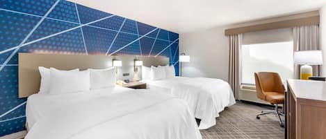 Standardrum - 2 queensize-sängar - icke-rökare | Skrivbord, arbetsyta för laptop och strykjärn/strykbräda