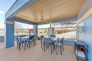 Seasonal outdoor pool, open 7:00 AM to 10 PM, sun loungers