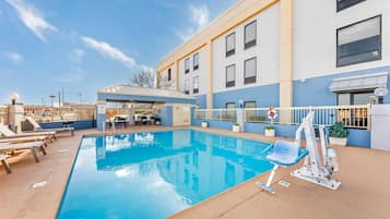 Seasonal outdoor pool, open 7:00 AM to 10 PM, sun loungers