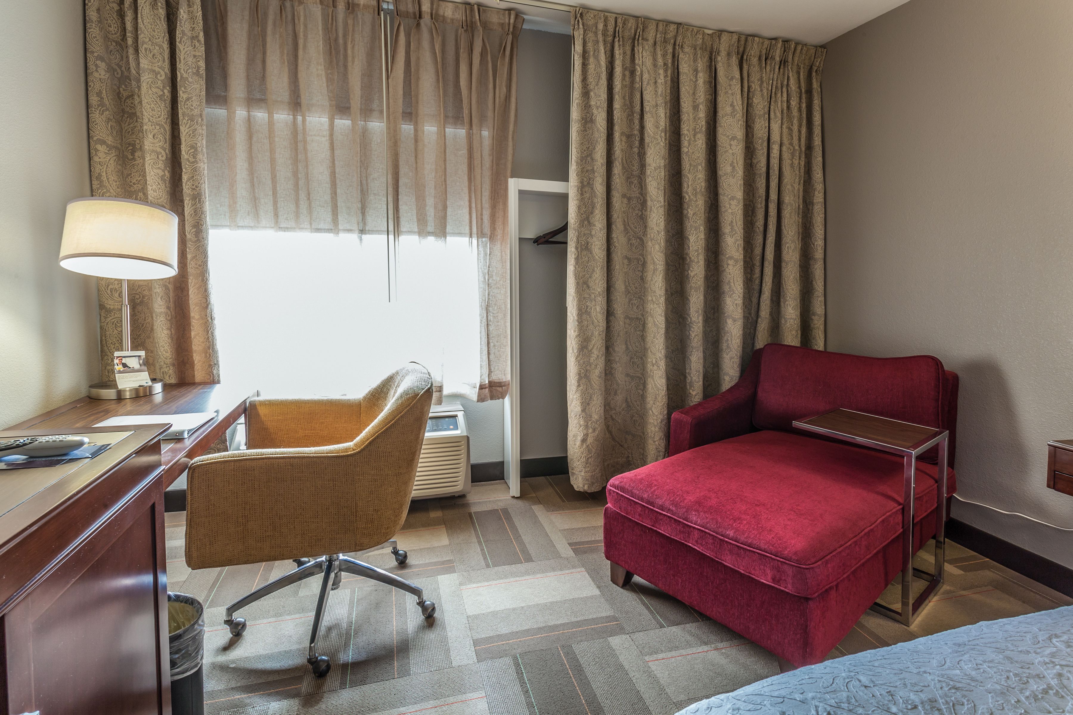 one king study non smoking | hypo-allergenic bedding, down duvets, in-room safe, desk