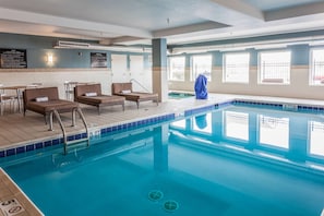 Indoor pool, sun loungers