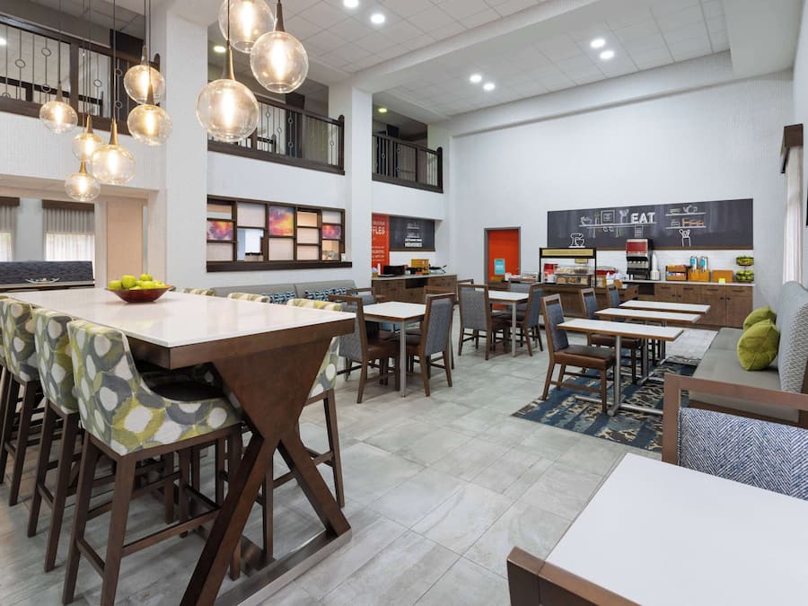 Petit déjeuner buffet compris tous les jours