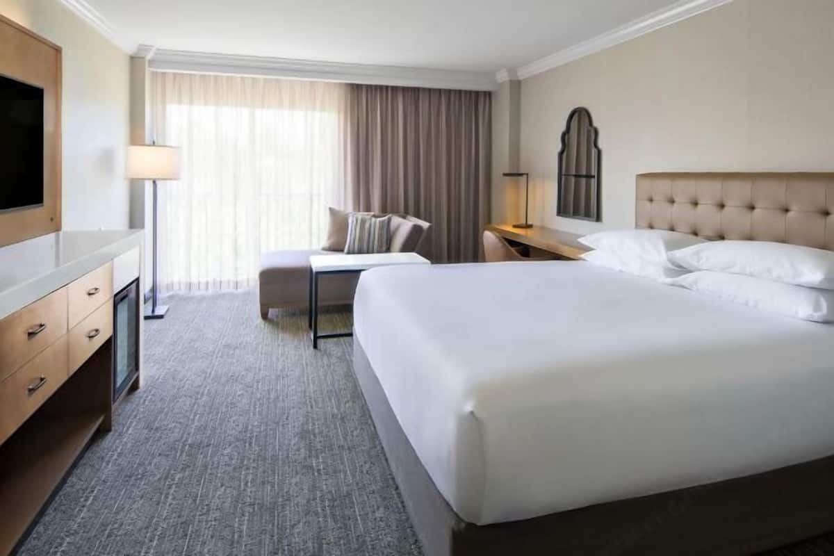 In-room safe, desk, laptop workspace, blackout curtains