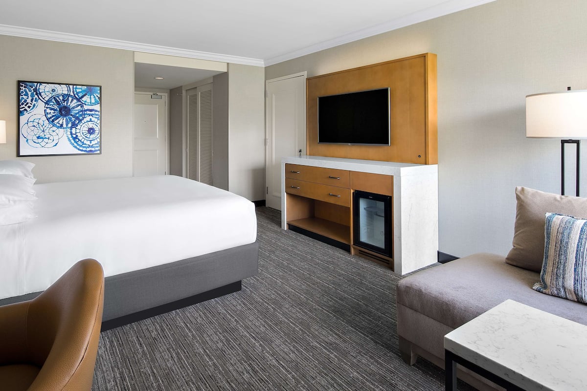 In-room safe, desk, laptop workspace, blackout drapes